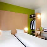 ホテル Lille D'ascq Grand Stade 3 Etoiles ヴィルヌーヴ＝ダスク