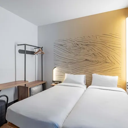 Отель Lille D'ascq Grand Stade 3 Etoiles